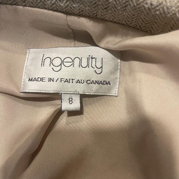 MADE IN CANADA.. classy Jacket........ (b1) - Picture 4 of 5